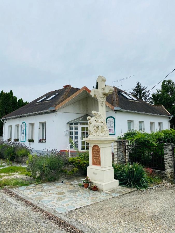 B&B Chardas Buk Bagian luar foto
