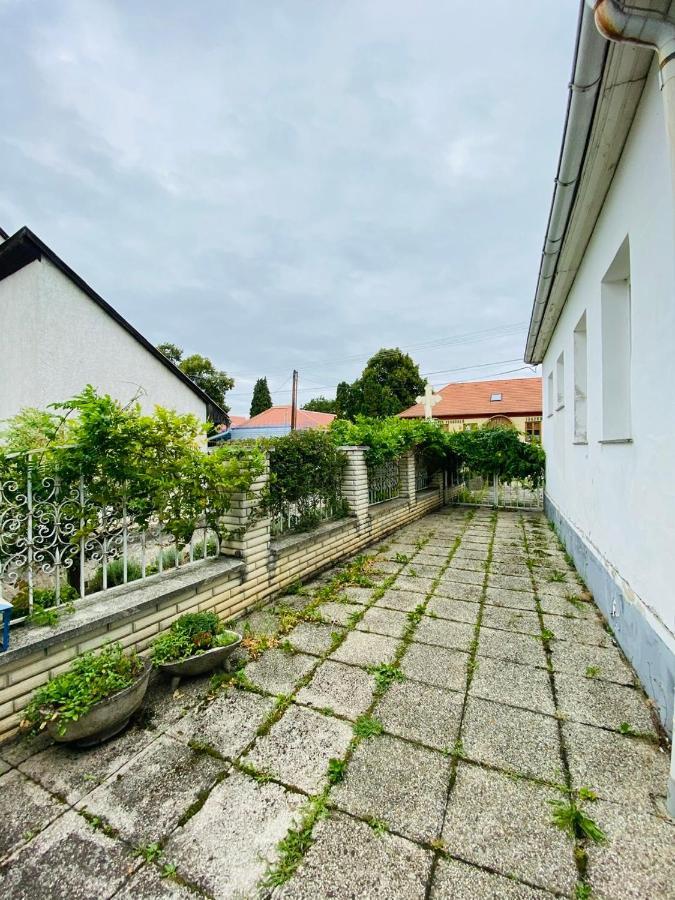 B&B Chardas Buk Bagian luar foto